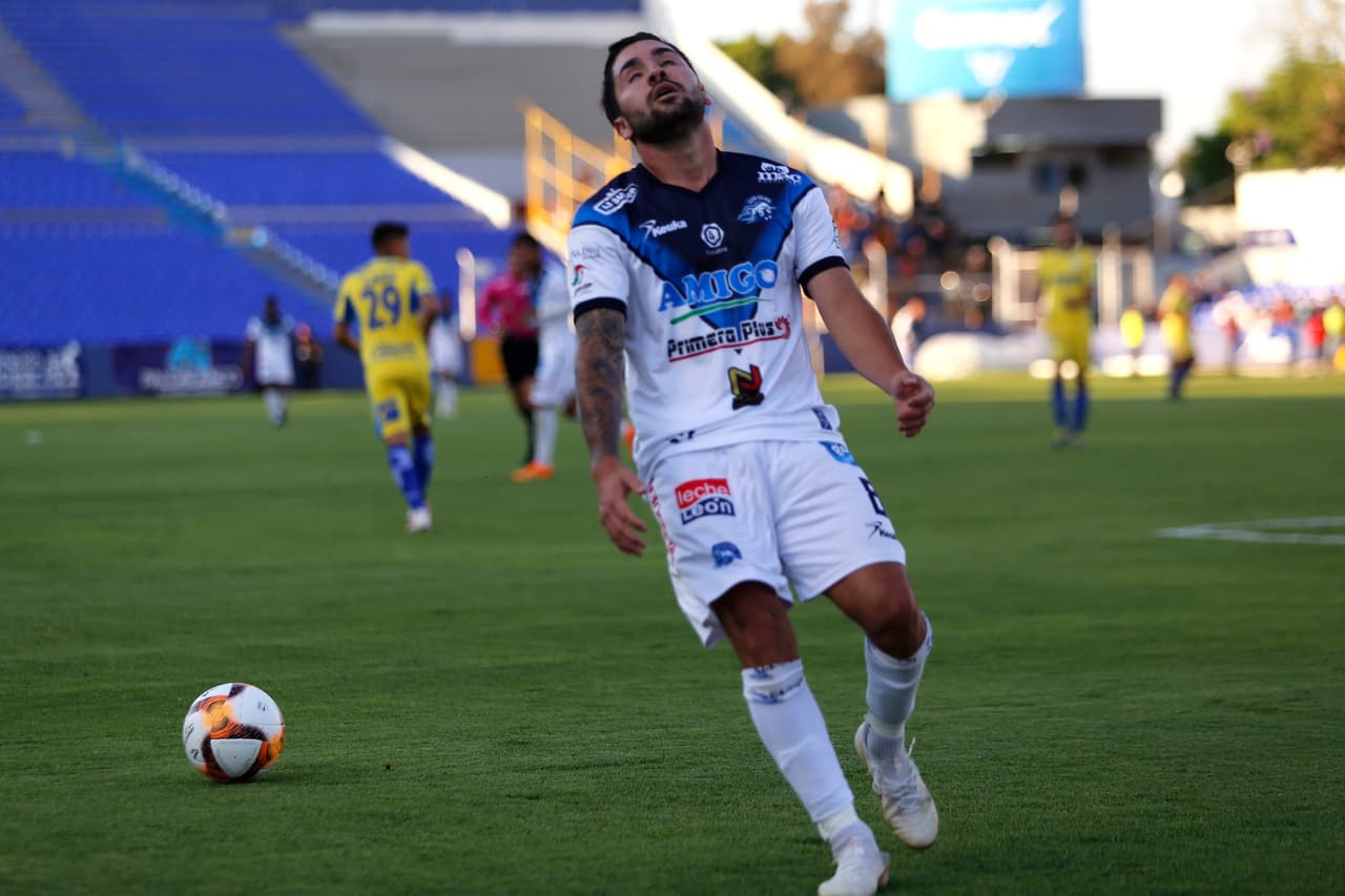 Y al final se tuvieron que conformar con un empate que beneficia al San Luis pero que le deja leves esperanzas a los celayenses para la Vuelta, que se realizará el próximo sábado en San Luis Potosí.