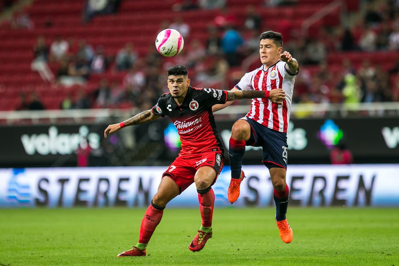 Si bien las Chivas han mostrado cierta mejoría, el pésimo arranque de torneo los deja con apenas posibilidades en el Apertura 2017.