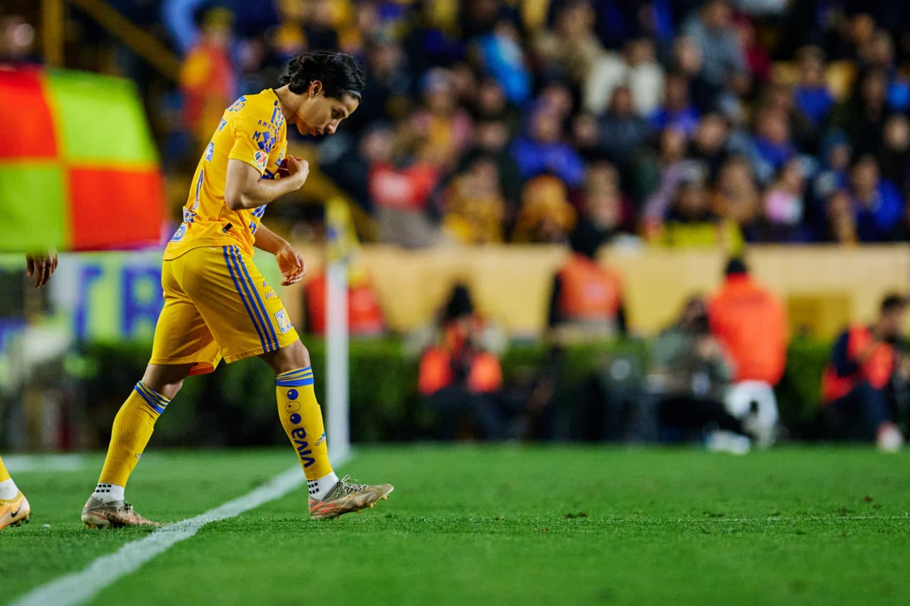 La era de Chima Ruiz comenzó con victoria en el Volcán ante los Pumas de Rafael Puente con doblete de Gignac y estreno goleador de Nico Ibañez vistiendo la camiseta de la UANL.