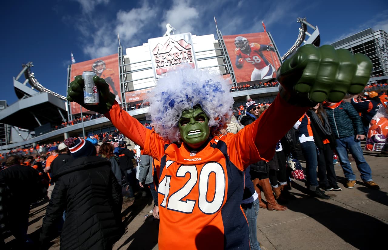 La adrenalina de los fans se desbordó durante los juegos de Campeonato de Conferencia de la NFL. ¡Checa las mejores tomas!