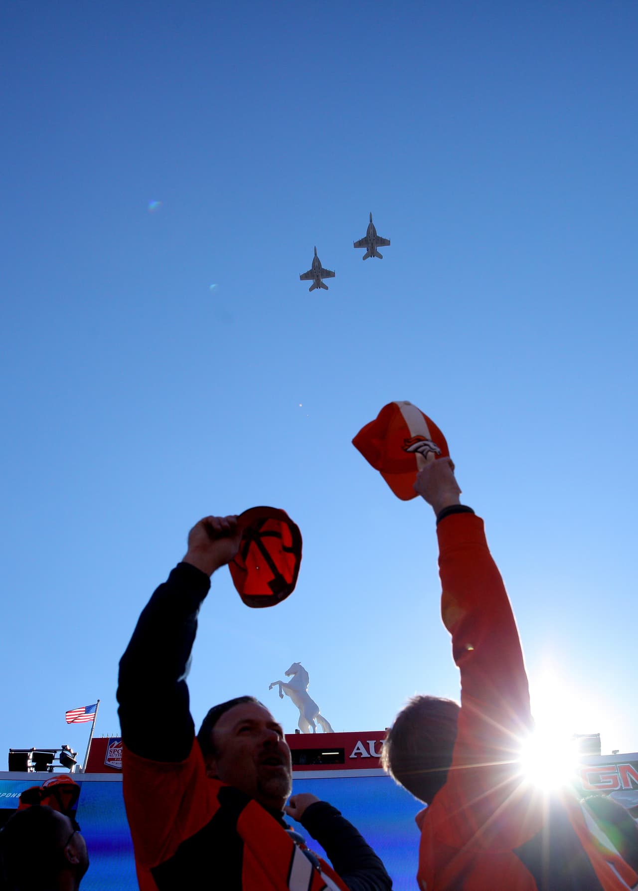 La adrenalina de los fans se desbordó durante los juegos de Campeonato de Conferencia de la NFL. ¡Checa las mejores tomas!