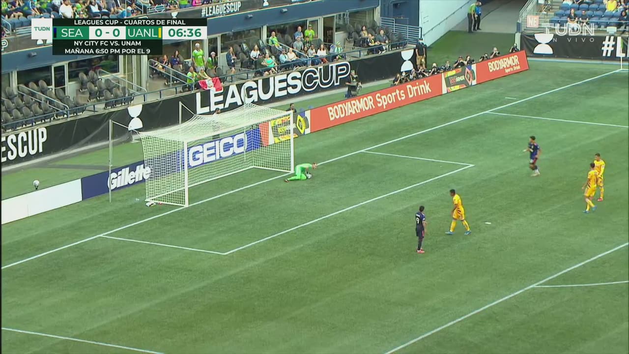 ¡Primer aviso de Seattle! João Paulo amenaza con un zapatazo