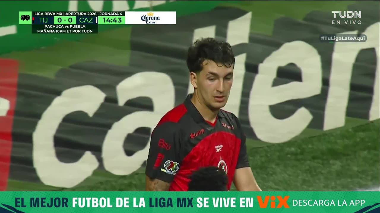 ¡Xolos en par de jugadas avisa con peligro! Se salva Cruz Azul