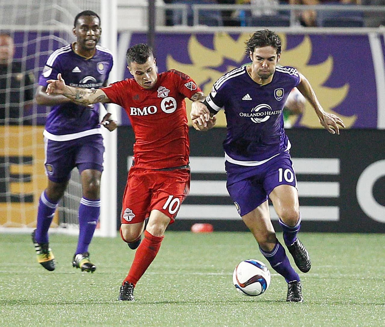 El sindicato de Jugadores de la MLS publicó el martes los salarios de los jugadores que participan en la liga en la actual temporada 2017. Los futbolistas de Toronto FC y New York City FC dominan el Top 5, pero el mejor pagado juega en Orlando City. En el Top 20, se encuentran posicionados ocho jugadores europeos y muy de cerca están los latinoamericanos con 7 futbolistas.