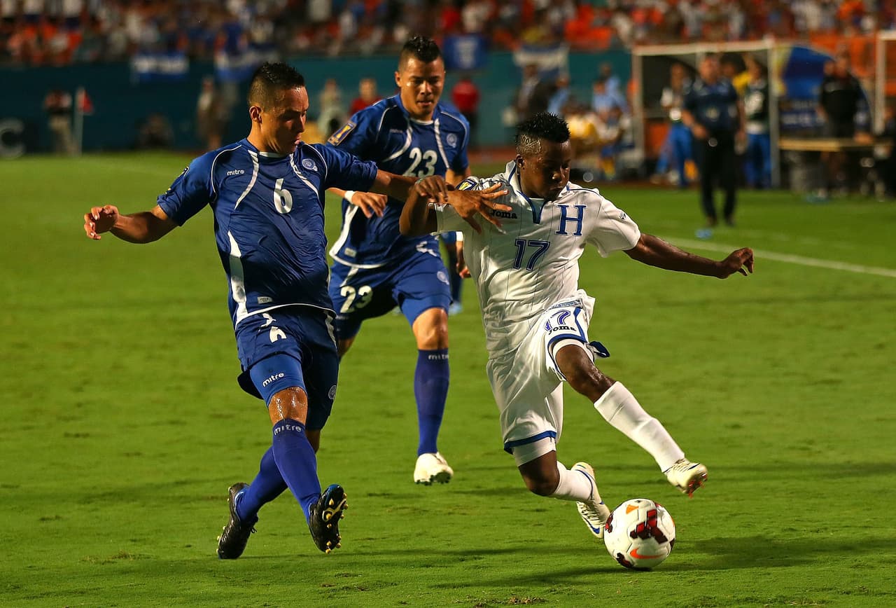 El Salvador vs Honduras. Una de las grandes rivalidades regionales. "La guerra del fútbol". Dos de las selecciones más competitivas de Centroamerica se vuelven a ver las caras en la eliminatoria mundialista, el viernes 25 en tierra salvadoreña y el 29 en Honduras, en partidos que México y Canadá mirarán de reojo por ser los otros equipos del grupo.