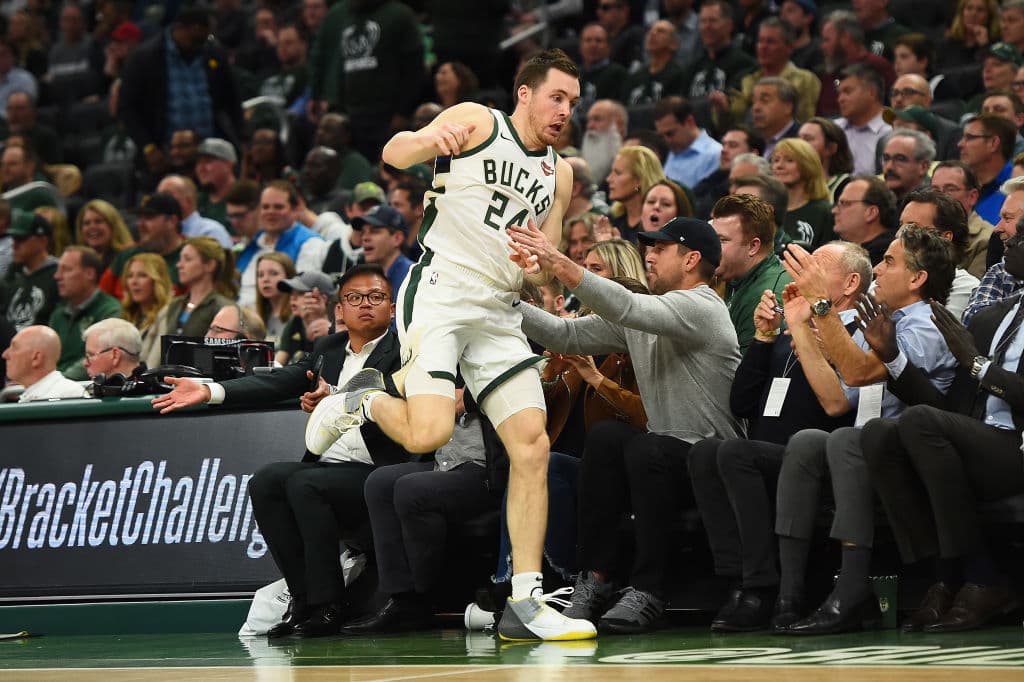 <b>9) Pat Connaughton</b>. El jugador más electrizante de los Milwaukee Bucks saliendo desde la banca. En Postemporada cercano a los 10 puntos por partido y un tipo capaz de contagiar con su energía y entusiasmo a sus compañeros.