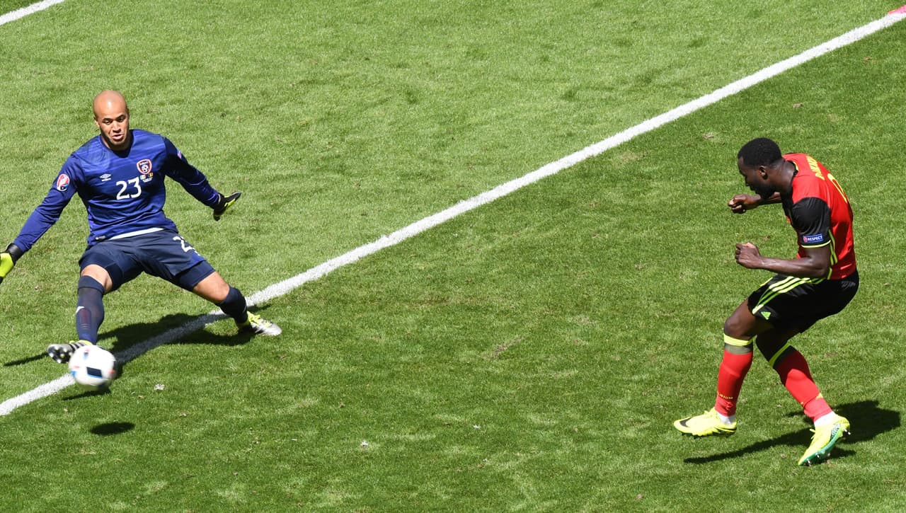 Al 48 Lukaku se enfrentaría al portero irlandés para vencerlo con un tiro pegado al costado izquierdo.