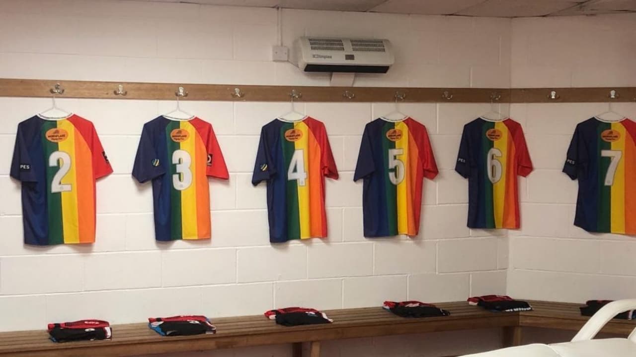 El día sábado fue uno muy especial para la lucha contra la homofobia para el Altrincham F.C. logrando algo histórico.