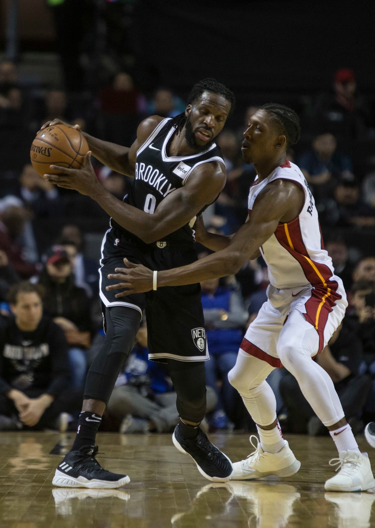 Disfruta de las imágenes del emocionante partido de temporada regular celebrado en Ciudad de México entre el Miami Heat y los Nets de Brooklyn.