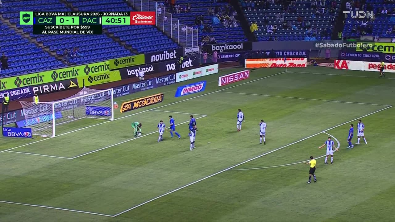 ¡TIRO ATAJADO! disparo por Nicolás Ibáñez.