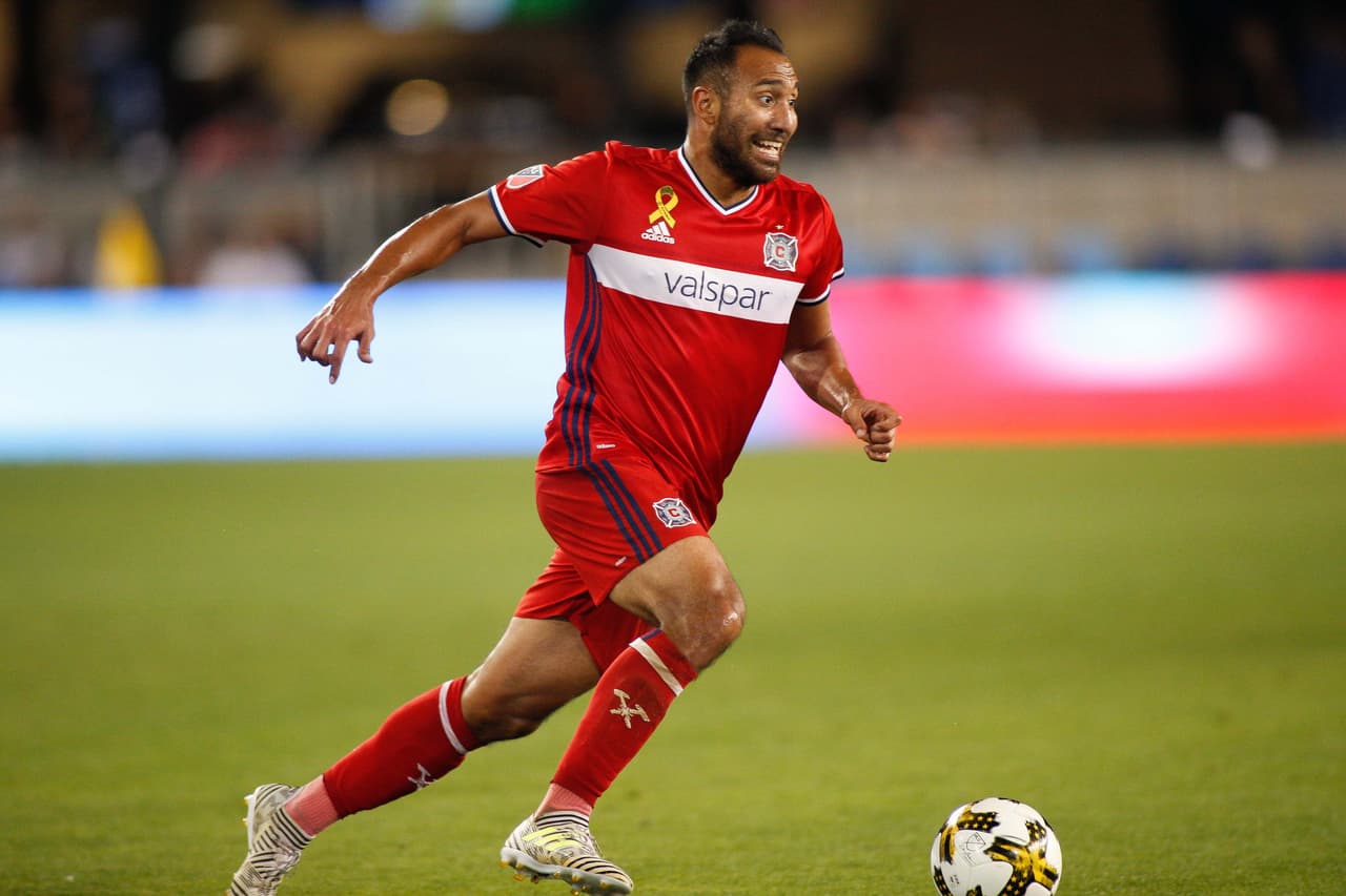 Tras dos años de ausencia, Arturo Álvarez volvió a jugar con la seleccion de El Salvador.