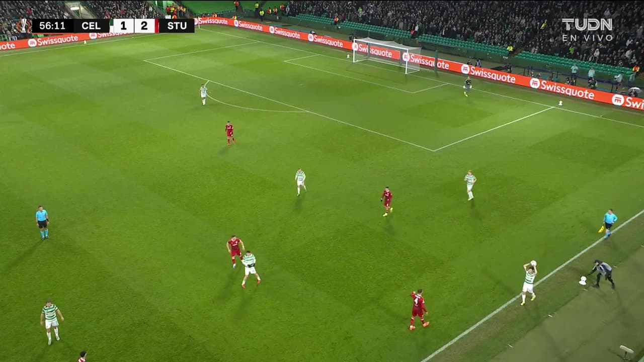 ¡GOL!  anota para VfB Stuttgart. Jamie Leweling