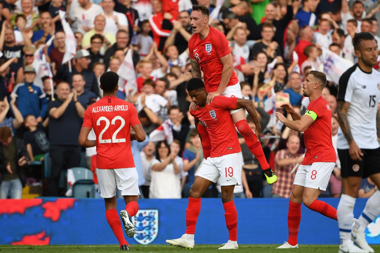 Al minuto 12, Marcus Rashford recogió el balón en la frontal y soltó un latigazo que entró por la escuadra derecha de la portería de Navas, quien quizás pudo hacer más para intentar atajar el balón.