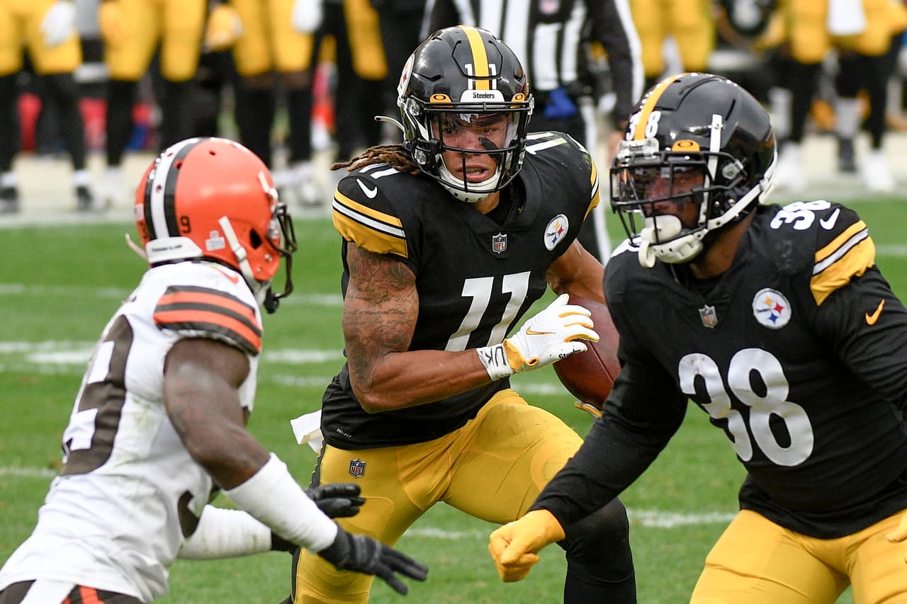 Pittsburgh no afloja el paso y extiende su invicto al dominar a los Cleveland Browns 7-38.
