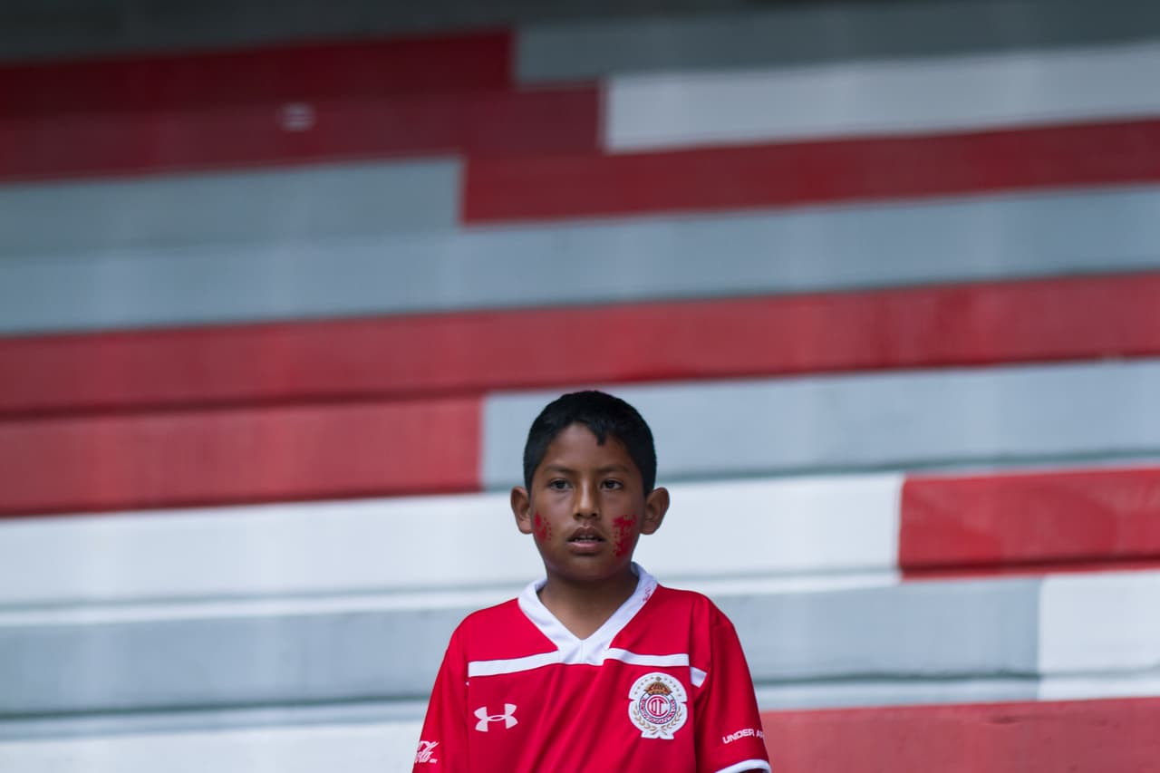 Los detalles del estadio Nemesio Díez, la alegría de los hinchas y la belleza de las porristas le dieron un color especial al ambiente del partido de Toluca y Puebla en la Jornada 2 del Clausura 2019.