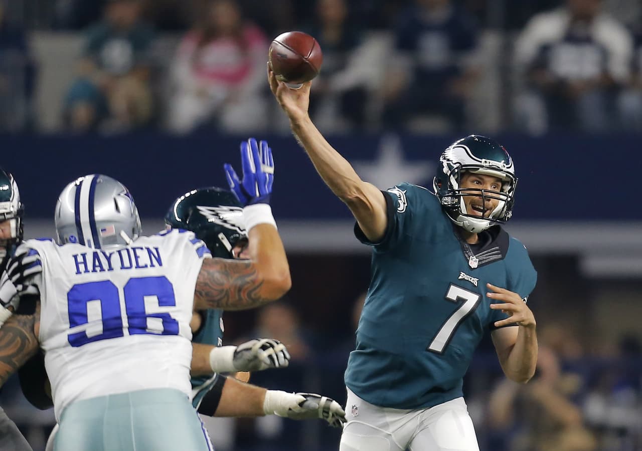 Los Philadelphia Eagles vencieron 33 - 27 a los Dallas Cowboys que sufren su sexta derrota consecutiva, no ganan desde que Tony Romo saliera lesionado.