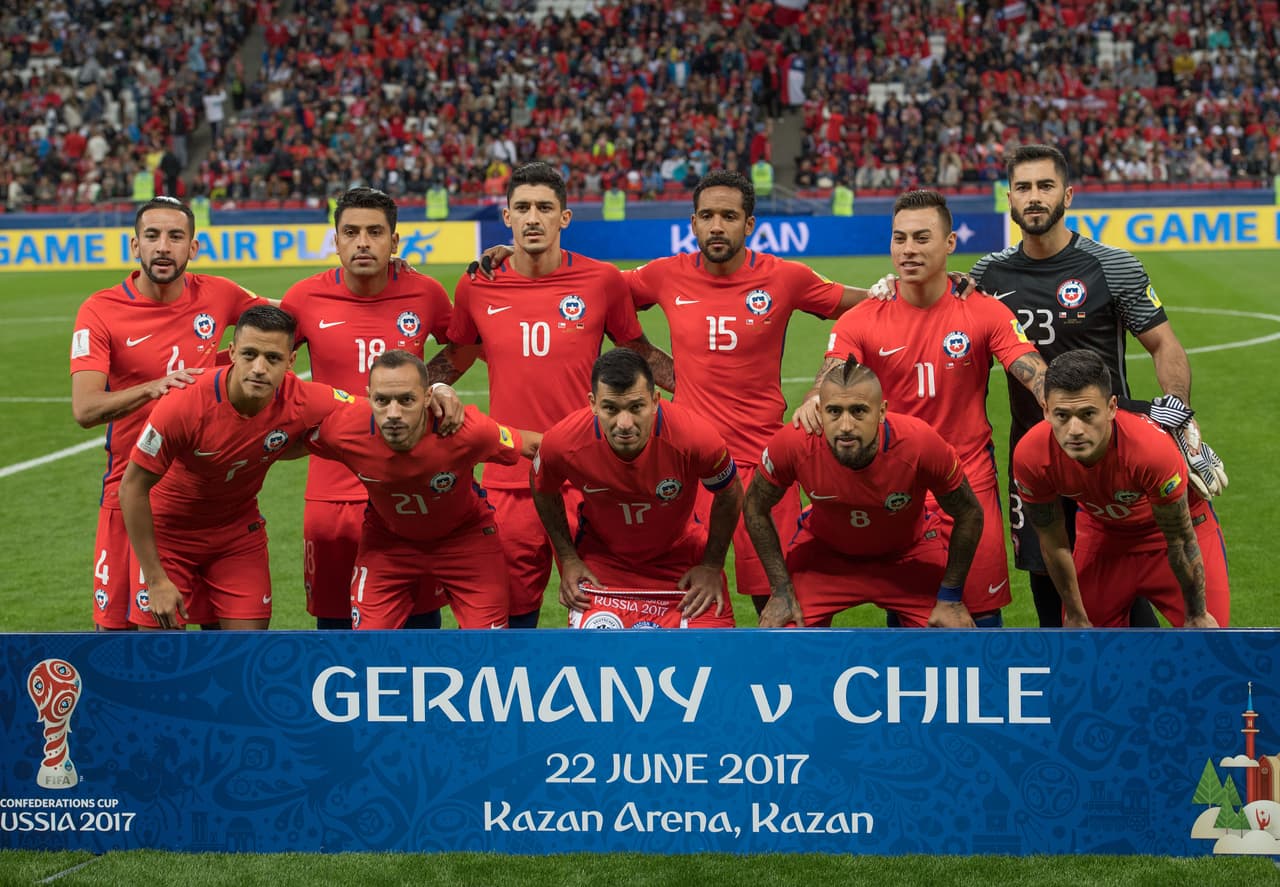Por su parte, Juan Antonio Pizzi formó a Chile con: Herrera; Isla, Medel, Jara, Beasejour; Tucu Hernández, Marcelo Díaz, Aránguiz; Vidal; Vargas, Alexis.