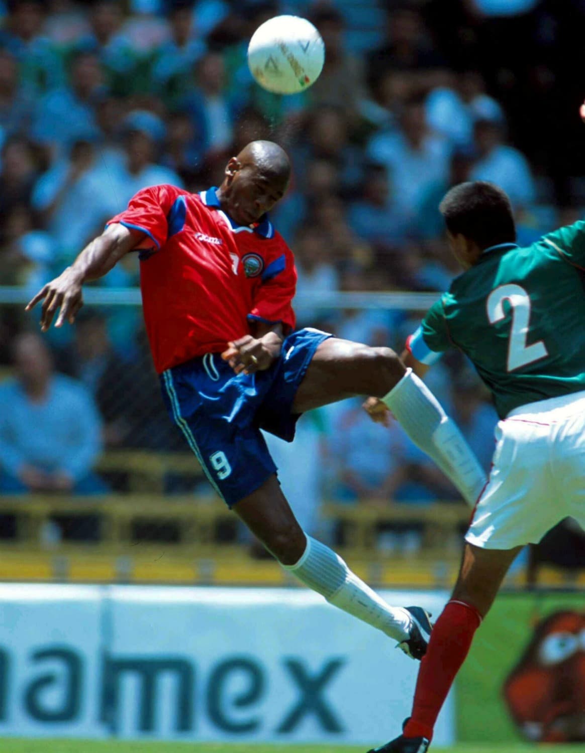 Paulo Wanchope (Delantero) - El jugador insignia del equipo costarricense en ese entonces. La 'Cobra' jugó en Inglaterra, España, Catar, Argentina, Japón y Estados Unidos en el exterior. Además defendió al Herediano en tres oportundiades. Marcó 45 gole scon la selección de su país y jugó los mundiales del 2002 y 2006.