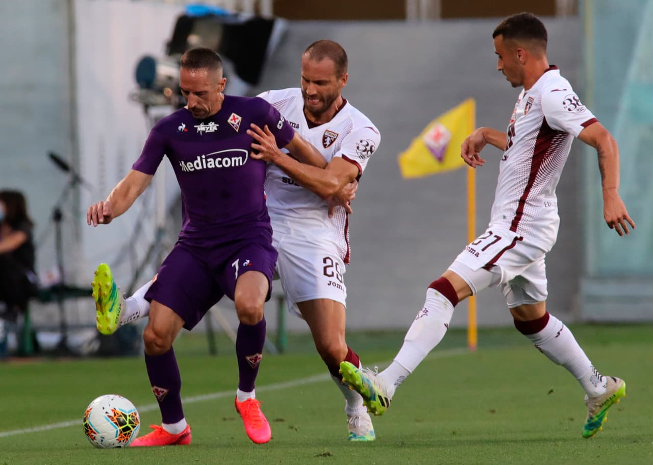 Con los resultado de Roma 2-2 Inter, Genoa 2-1 Lecce, Fiorentina 2-0 Torino, Brescia 2-1 Spal y Parma 2-3 Sampdoria se cierran todos los partidos del día en la Serie A