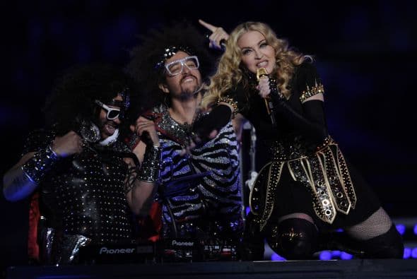 El escenario del Lucas Oil Stadium, se quedó mudo al ver la presencia de 'La Reina del Pop'.