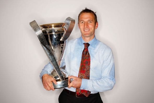 En su primera temporada como Técnico, el jugador retirado llevo a Real Salt Lake a un record de 6-15-9 pero a través de los años, gano la Copa MLS en el 2009 y se fue de Utah con un record de 90-57-71