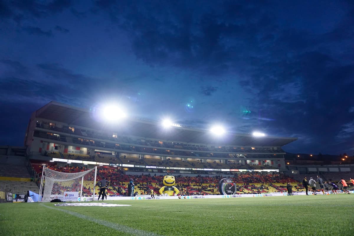 El Estadio Morelos, imponente para el encuentro de la jornada 4 entre Monarcas Morelia y Necaxa.