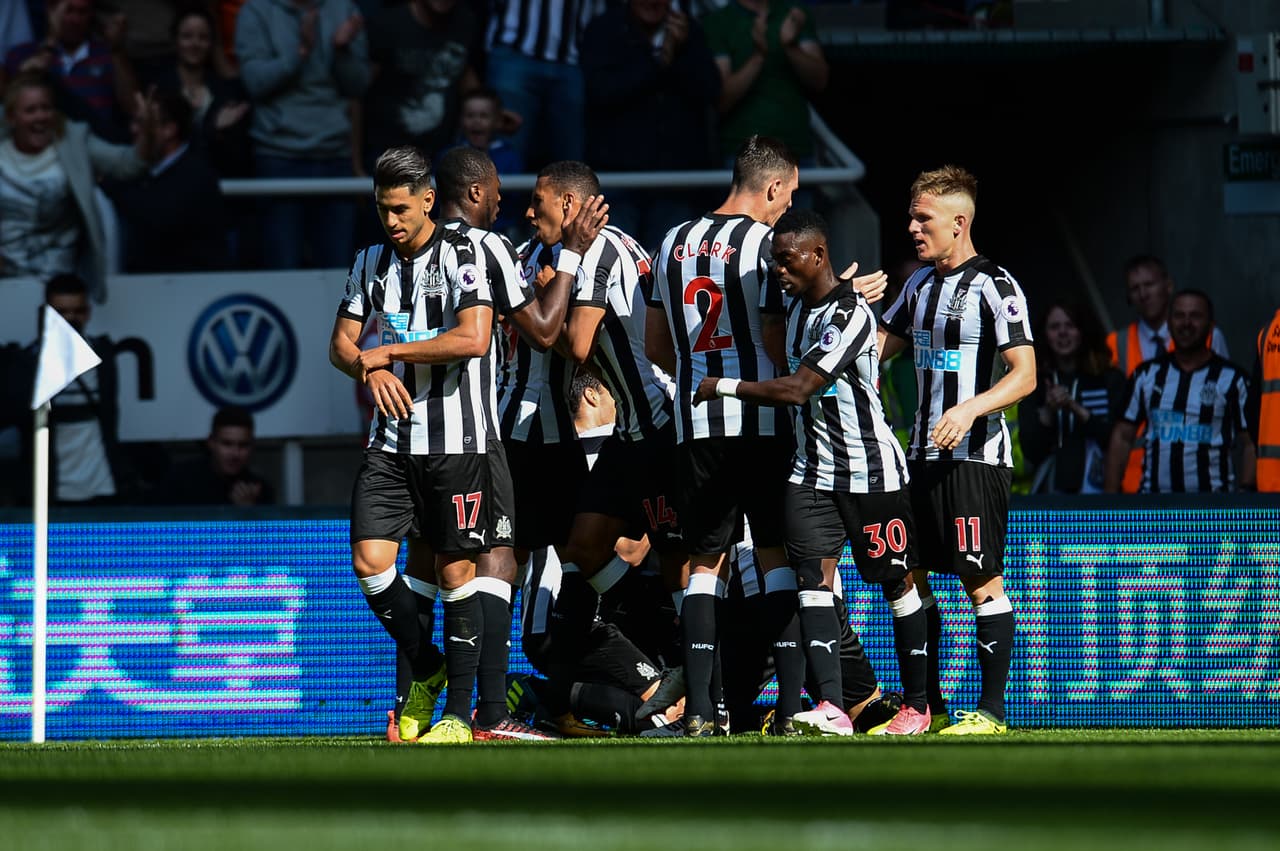 La goleada de Newcatle dejó al West Ham de 'Chicharito' de último y con la necesidad de corregir con iras al fututo.