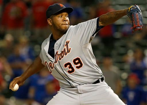 Piratas firman por un año al dominicano Neftalí Féliz