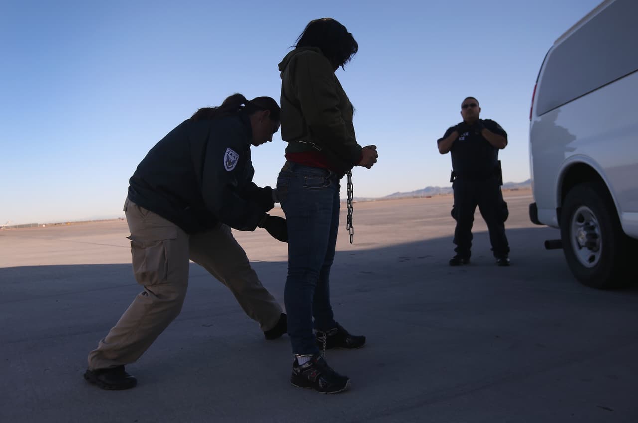 Un tribunal de apelaciones rechaza detenciones migratorias sin fianza de Trump
