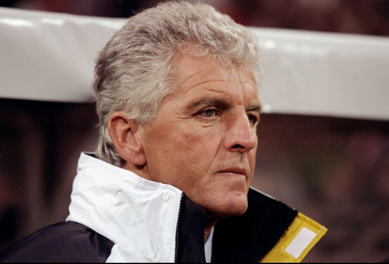 Deisler tenía 19 años cuando el entonces seleccionador teutón Erich Ribbeck dijo: 'Es una joya. Podemos basar todo nuestro juego a través de Deisler. Necesitamos más como él'.