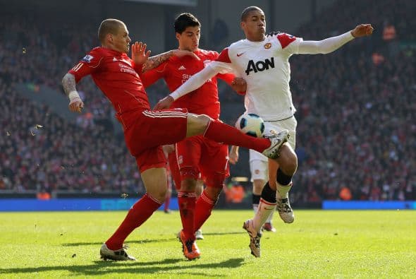 El 'Man-U' quiso reaccionar, pero estaba lejos de ser ese equipo que se ha adueñado del liderato gracias a su buen fútbol.
