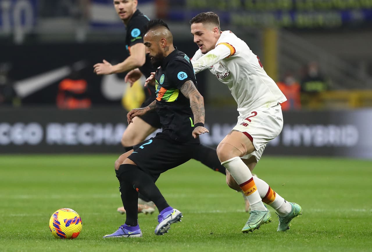 La delantera del Inter carbura y con los goles de Edin Dzeko y Alexis Sánchez, los Azzurris vencen 2-0 a la Roma y se meten en las semifinales de la Coppa Italia.