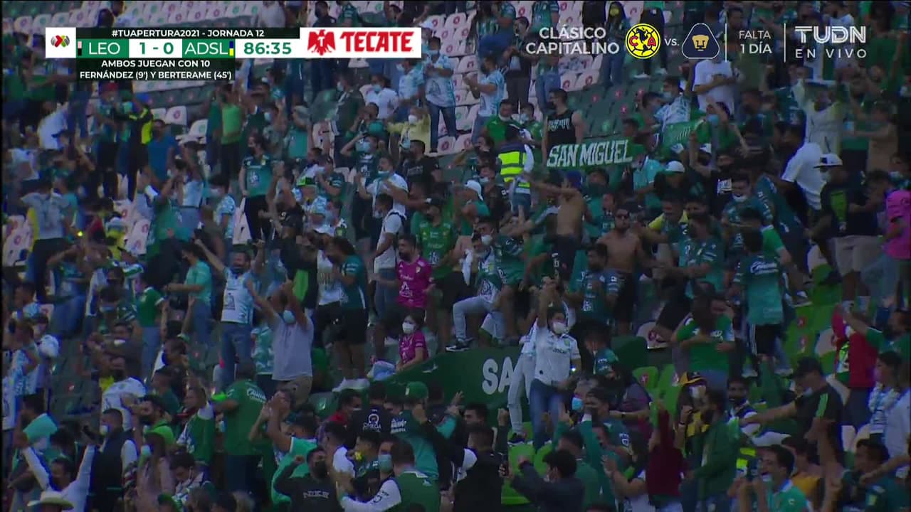 ¡GOL!  anota para León. Emanuel Gigliotti