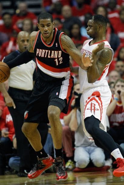 Frustrados, desesperados y cansados, así quedaron los Rockets luego de perder el primer partido de los Playoffs en casa ante los Portland Trail Blazers por tan solo dos puntos luego de jugar sobretiempo. Marcador final de 122-120.