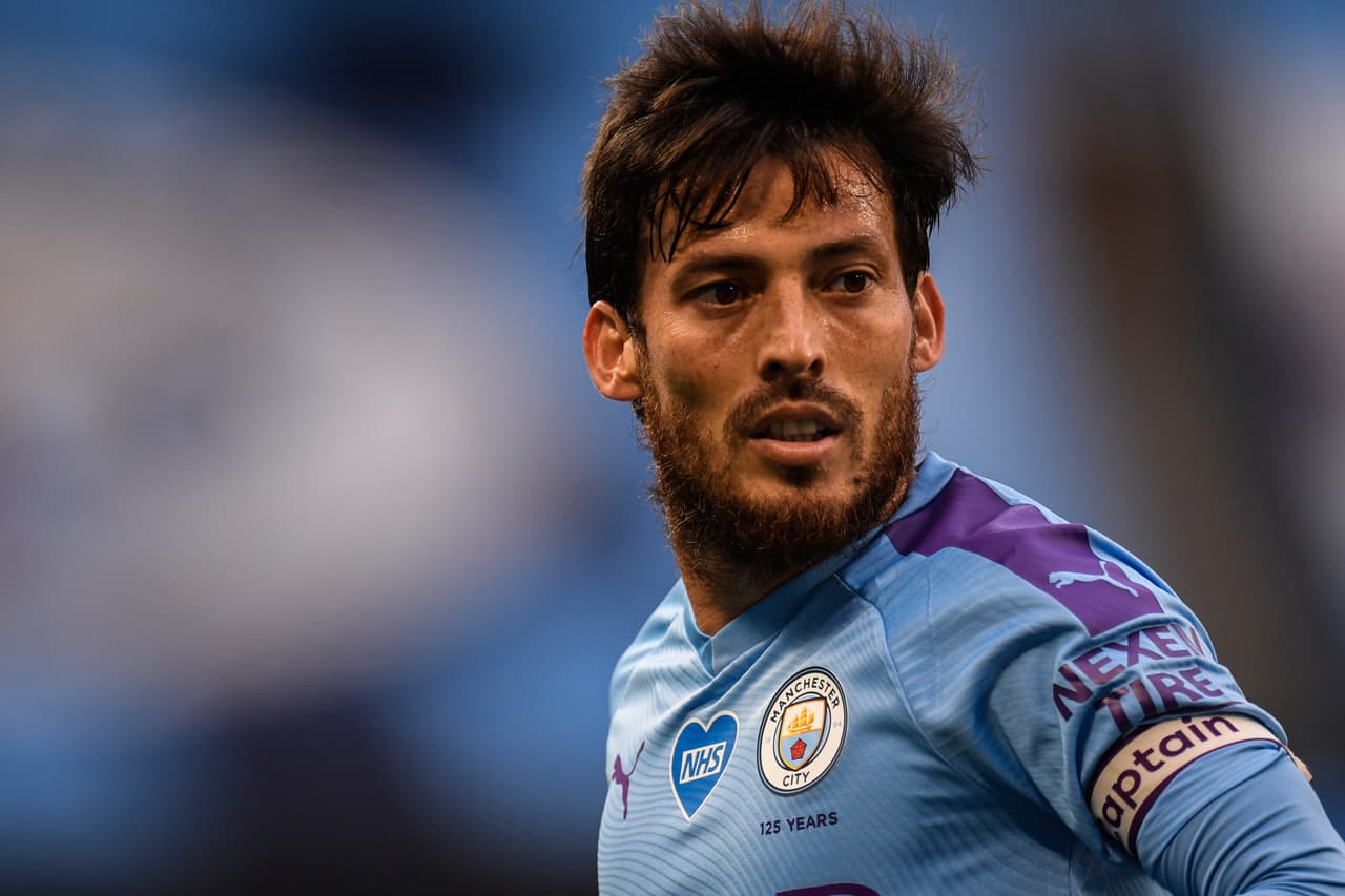 Como mediocampista David Silva del Manchester City.
