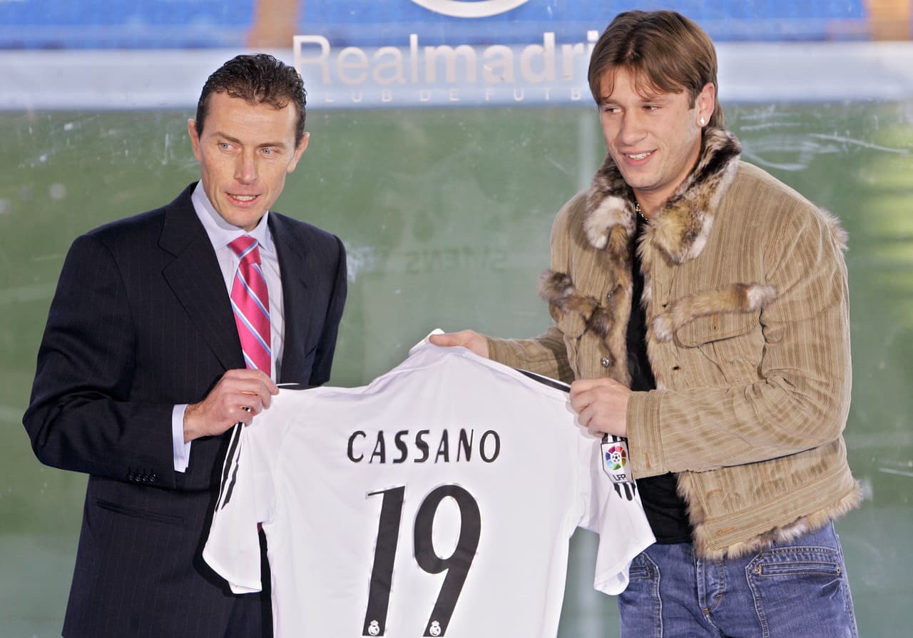 Como un fichaje bomba,
<i>FantAntonio </i>se puso la camiseta del Real Madrid en enero de 2006.