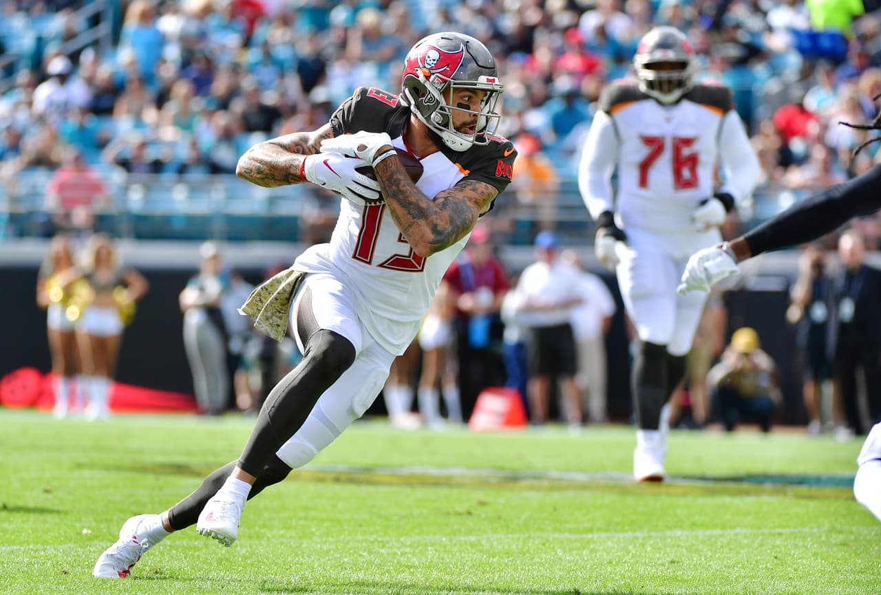 <b>9.- Explotar a sus armas</b>
<br>Mike Evans y Chris Godwin son sus principales atacantes aéreos. Mike Evans #13 es el receptor con más recepciones en la historia de la franquicia con 462. Evans no ha alcanzado las 100 recepciones en una campaña durante sus seis años en la NFL y en las últimas tres campañas bajó la cuota de sus touchdowns pues en ninguna de ellas superó las 8 anotaciones. Mientras tanto, el caso de Goodwin es será un jugador de tercer año. A estos jugadores se suman elementos como O.J. Howard,