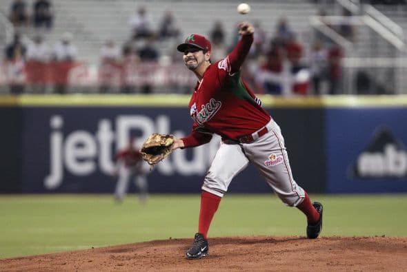 La victoria dominicana eliminó al anfitrión puertorriqueño Cangrejeros de Santurce (0-3), que aunque derroten el viernes a los del Cibao, se quedaron sin opciones de avanzar al perder su partido ante los Vegueros de Pinar del Rio (Cuba). Los dominicanos vinieron de atrás en el marcador aprovechando que la defensa de México se vino abajo en este juego.