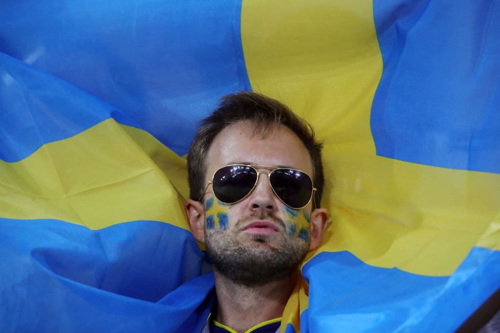 Los fanáticos de Alemania y de Suecia viven la fiesta del segundo partido de ambos países por el grupo F en el Mundial de Rusia 2018, en medio del colorido del certamen.