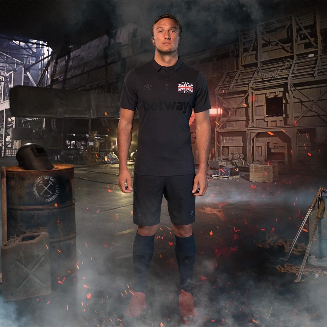 West Ham F.C. - Uniforme conmemorativo (Umbro)