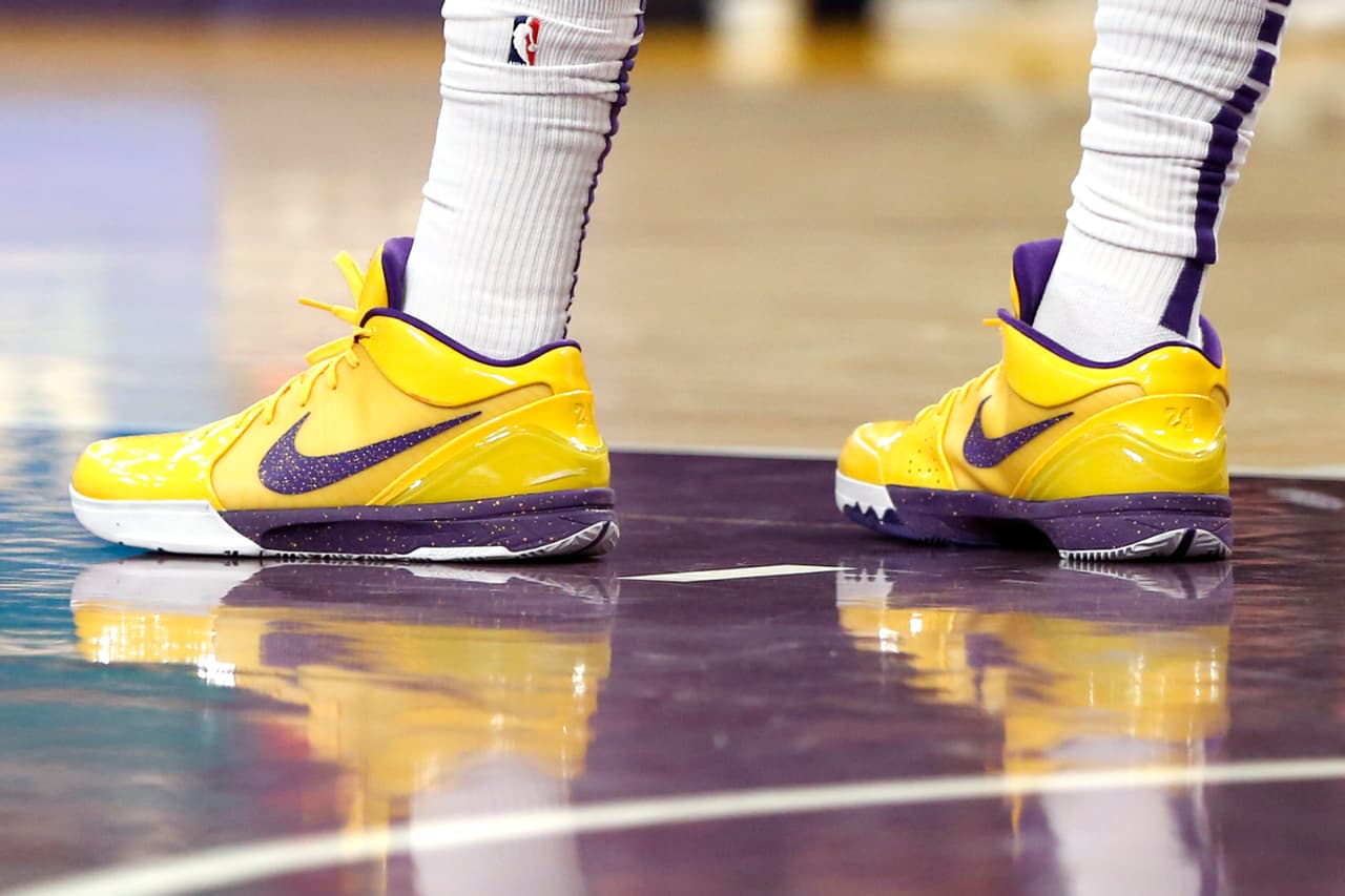 Los tenis de Anthony Davis #3 de Los Angeles Lakers.