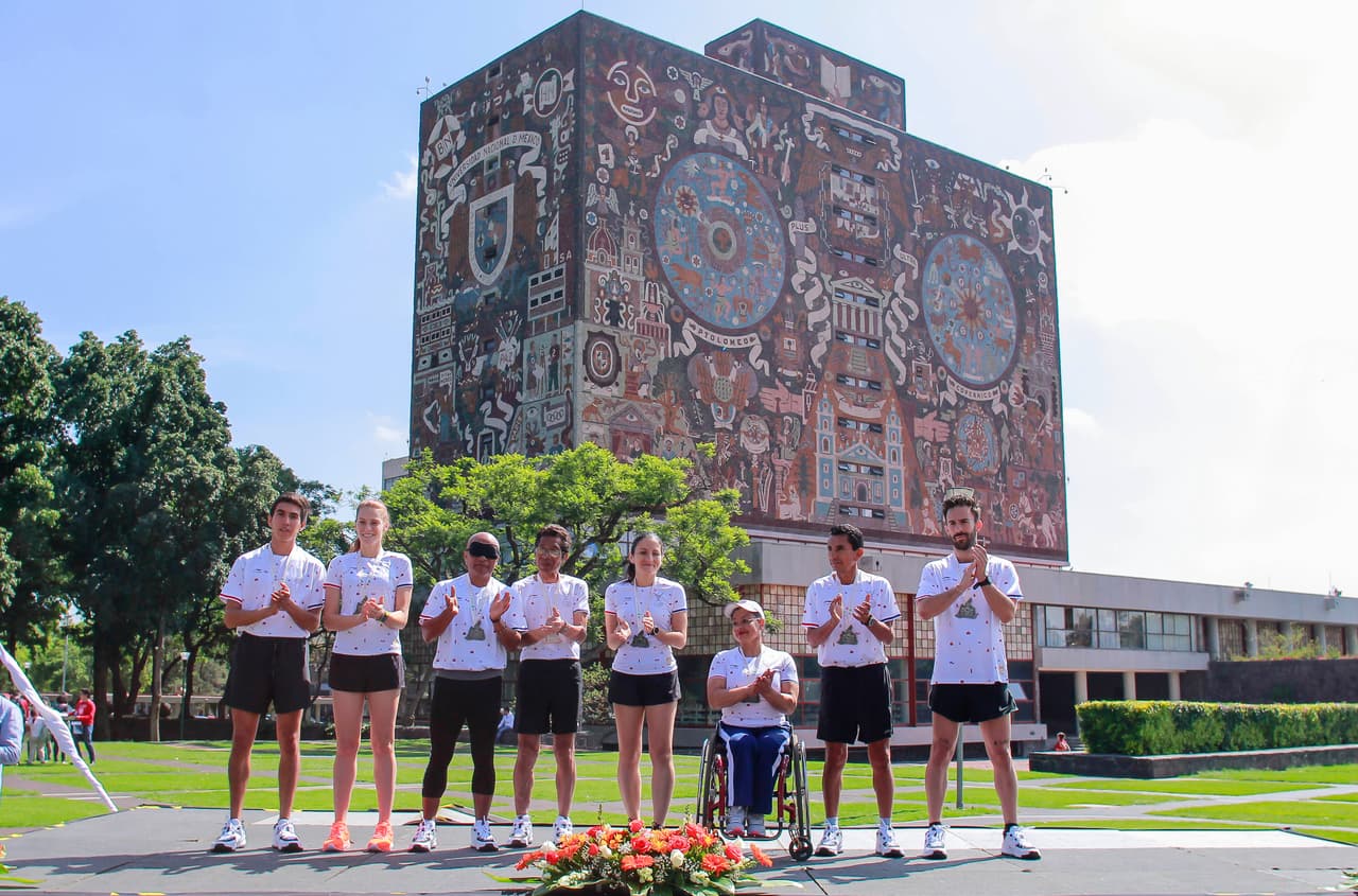 La Medio Maratón de Ciudad de México, que se celebrará el 28 de julio con el aval de la Asociación Internacional de Federaciones de Atletismo (IAAF), presentó sus playeras, indumentaria y medallas en un evento en la Boblioteca de la UNAM.
