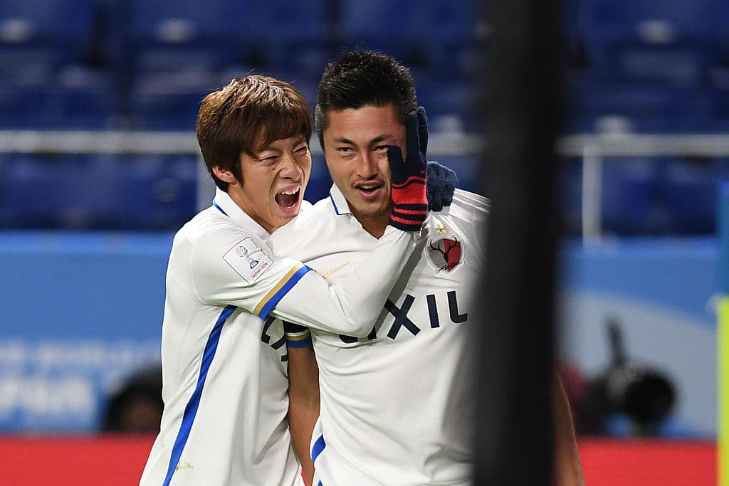 Yuma Suzuki (der.) es uno de los pocos nombres junto a Yasushi Endo que no solo estuvieron en ese torneo sino que fueron protagonistas con sus goles en esa victoria.
