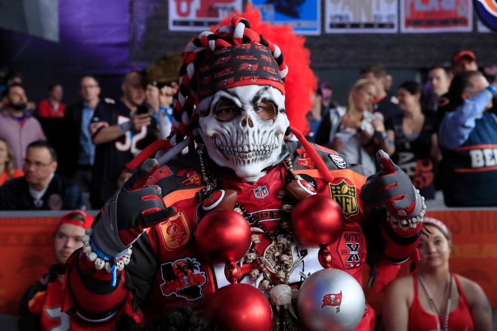 Así se vivieron los momentos previos a la edición 2019 del Draft de la NFL. Imperdibles imágenes de los fanáticos más apasionados del mundo.