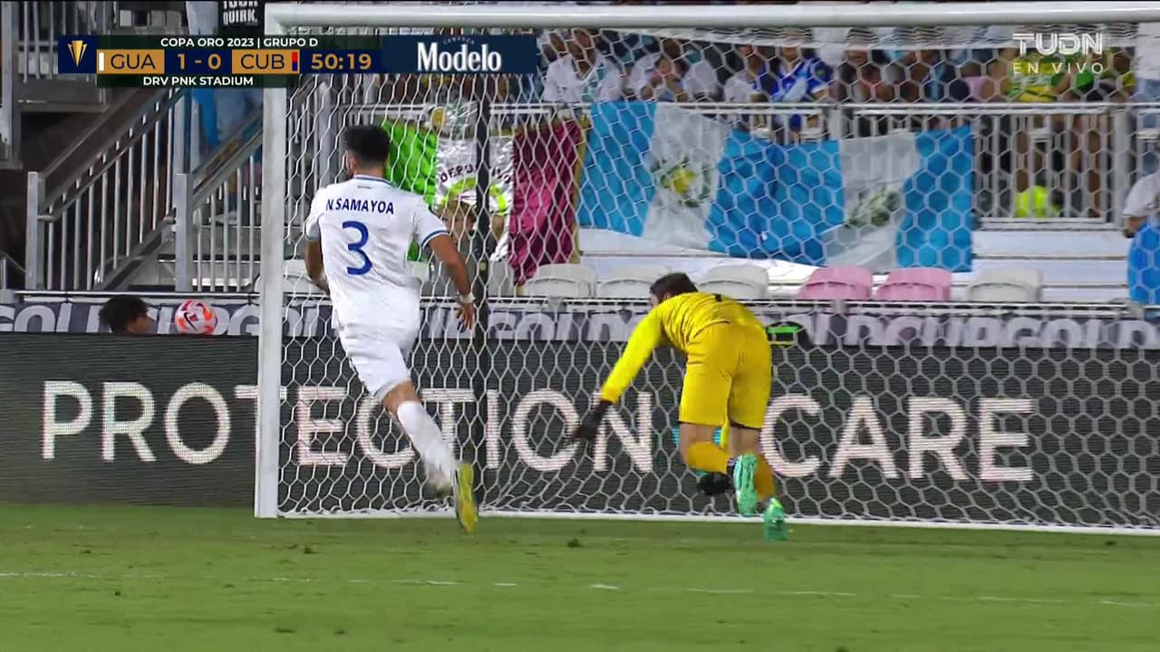 ¡TIRO ATAJADO! disparo por Aldair Ruiz.