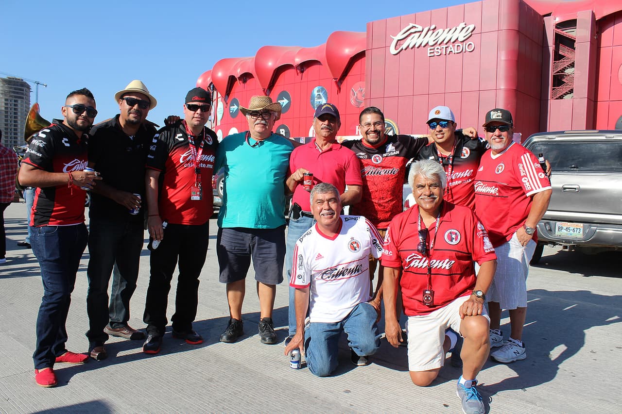 Así se vivió el primer partido del Apertura 2017 en el Estadio Caliente. Aficionados de Xolos y Cruz Azul acudieron en familia a disfrutar de una noche de buen futbol.