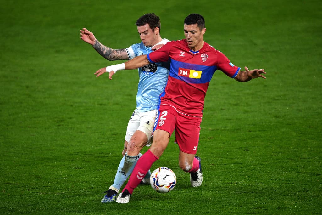 Con doblete de Santi Mina (45’, 68’) y otro tanto de Brais Méndez (45+2’), el cuadro de Néstor Araujo se impuso 3-1 al Elche; Emiliano Rigoni (50’) descontó por los visitantes. Celta de Vigo llegó a 29 unidades y Elche se quedó con 18, peligrando así su permanencia en el máximo circuito. Celta y Elche se medirán al Valencia y Eibar, respectivamente, en la siguiente fecha de La Liga.