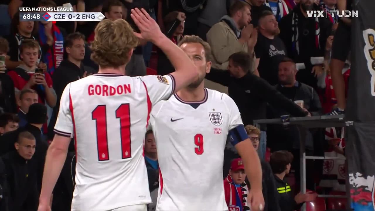 ¡Golazo de Harry Kane hace estallar el estadio vs. Chequia!