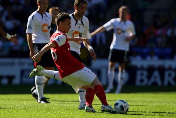 Cada balón al área de los locales era rechazado una y otra vez.