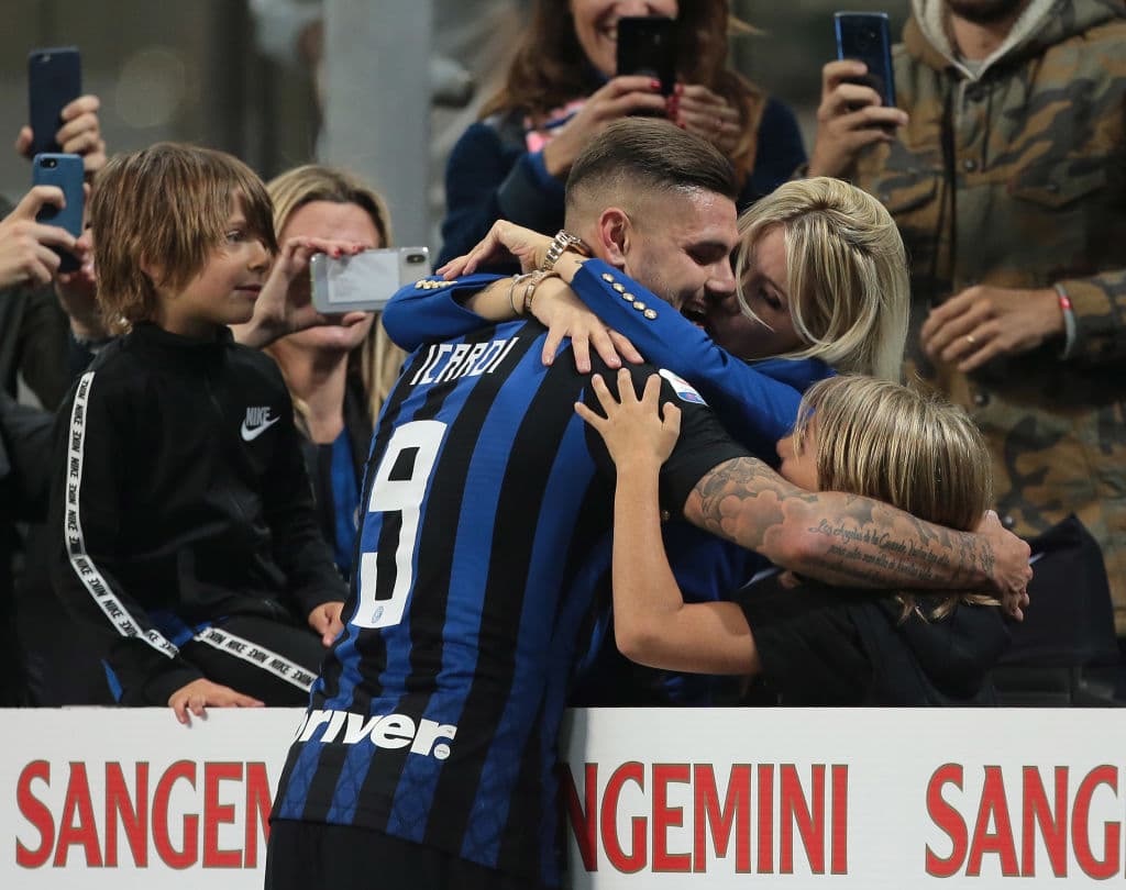 Toda la familia de Icardi se unió a esa celebración de un tanto que puso a celebrar al Giuseppe Meazza.